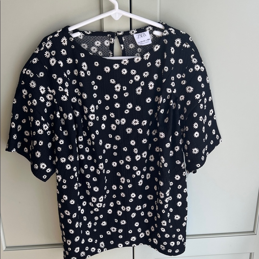 Zara Black and White Floral Blouse. Size 13-14